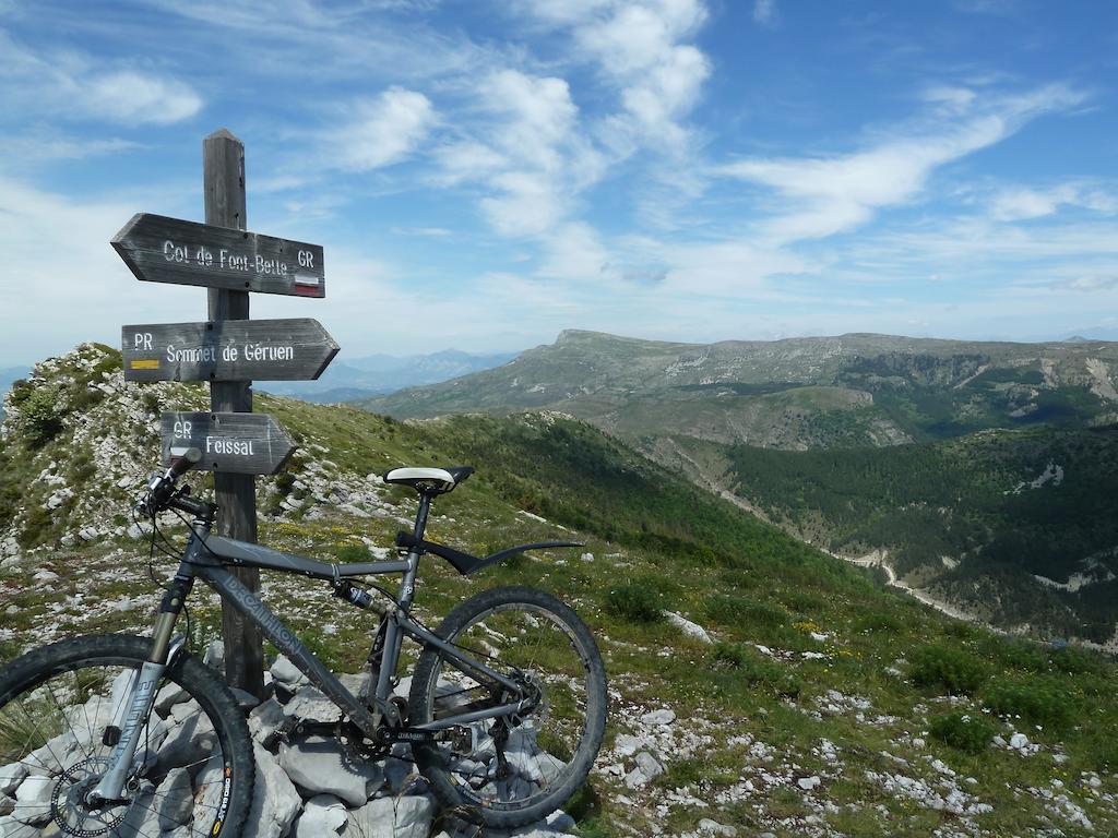 Gite Des Monges Sisteron Exterior foto